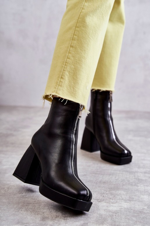 Women's Boots On Chunky Heels With A Zipper Black Carrera