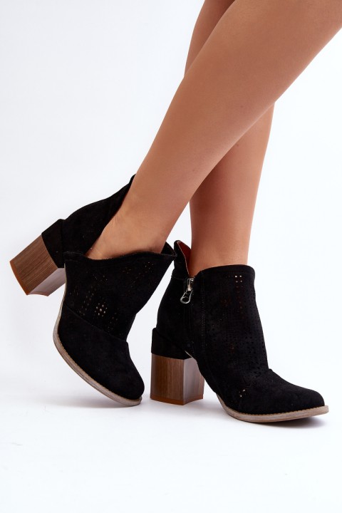 Moteriški juodi iškirpti batai su „Stiletto Heel Niartima“.